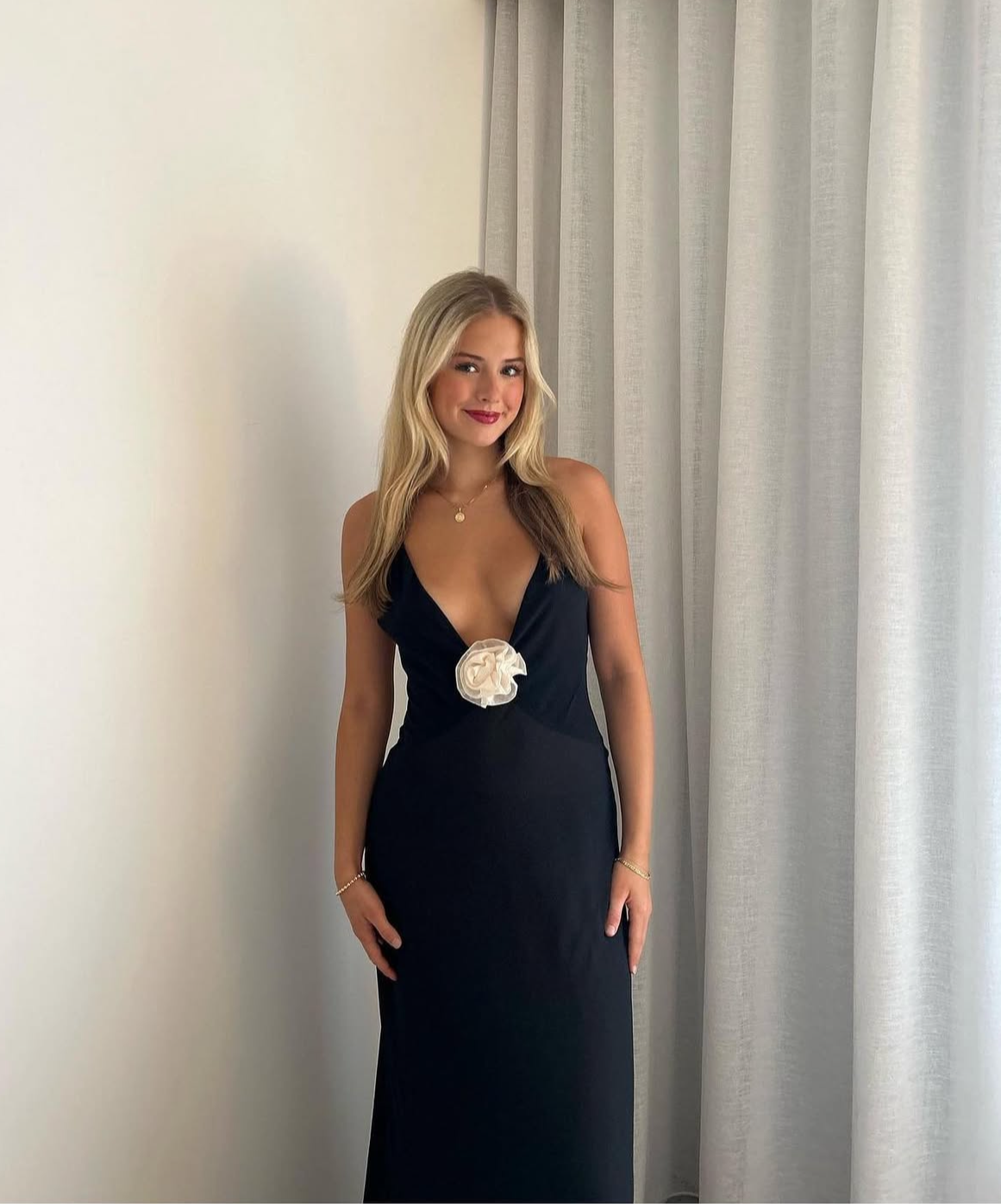 Helsastudio Deep V Maxi